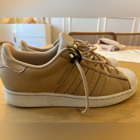 Tan and silver adidas superstar sneakers - Picture 3 of 5